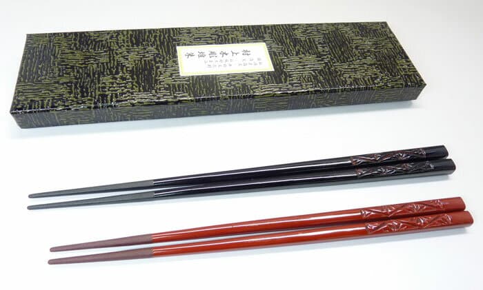 伝統的工芸品新潟・村上木彫堆朱（硬材使用）夫婦箸　菊地紋